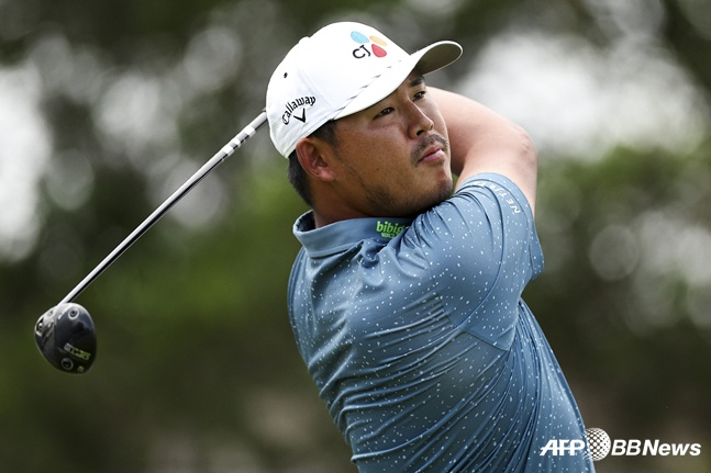 김시우가 24일 미국 텍사스주 매키니 TPC 크레이그 랜치(파71)에서 열린 미국프로골프(PGA) 투어 CJ컵 바이런 넬슨(총상금 1030만달러) 3라운드에서 티샷을 날리고 있다. /AFPBBNews=뉴스1