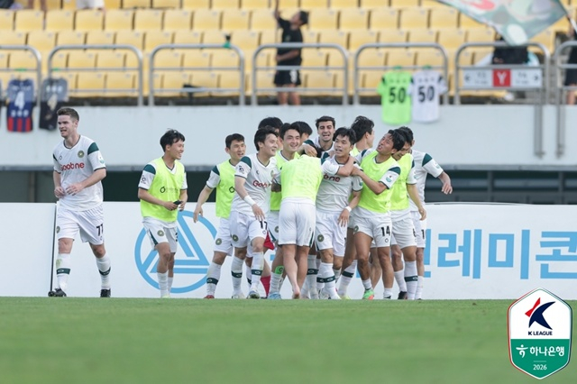 김포FC 선수단의 골 세리머니. /사진=한국프로축구연맹 제공