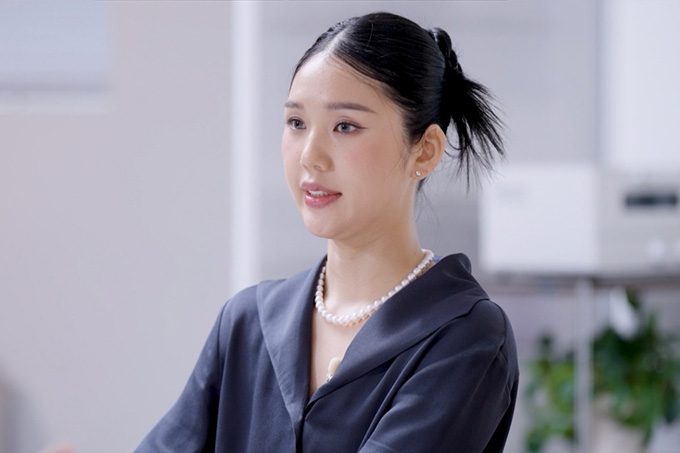그룹 오마이걸 미미(사진)의 충격적인 식습관에 내과 전문의 우창윤이 우려를 표했다./사진=넷플릭스 '만학도 지씨' 
