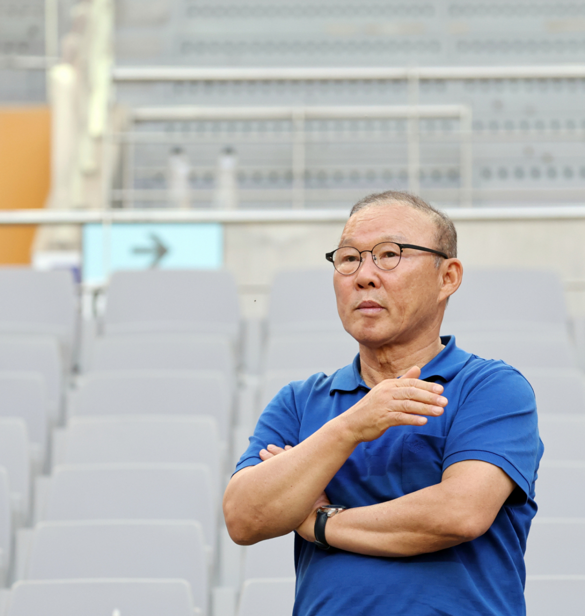 박항서 대한축구협회 부회장이 지난해 6월 서울월드컵경기장에서 북중미월드컵 최종예선 마지막 경기인 쿠웨이트전을 앞두고 서울월드컵경기장에서 공식훈련을 하는 대표팀을 지켜보고 있다. /사진=강영조 선임기자