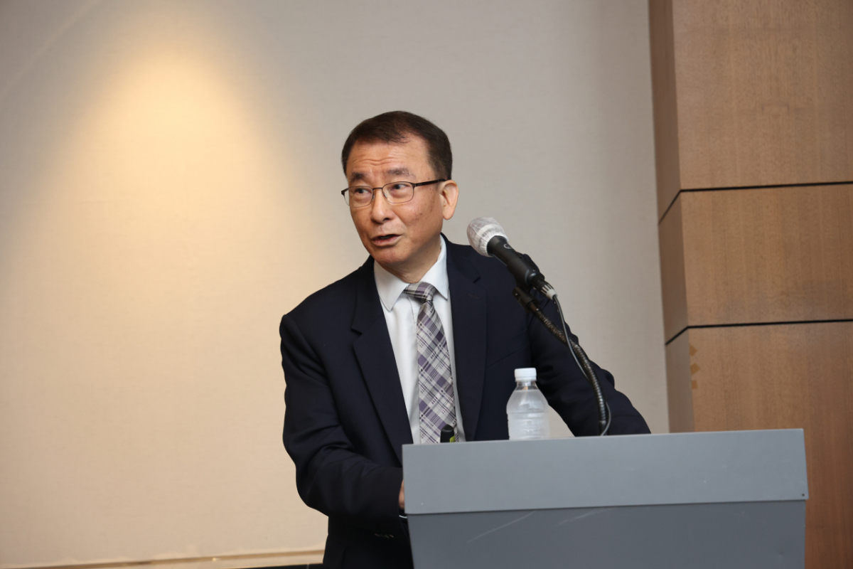 정진호 한국과학기술한림원 원장이 26일 서울 용산구에서 열린 기자간담회에서 발언하고 있다. 사진=한국과학기술한림원