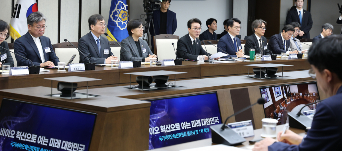 김민석 국무총리(국가바이오혁신위원회 위원장)가 지난달 세종시 정부세종청사에서 국가바이오혁신위원회 1차 회의를 주재하고 있다. /사진=뉴스1