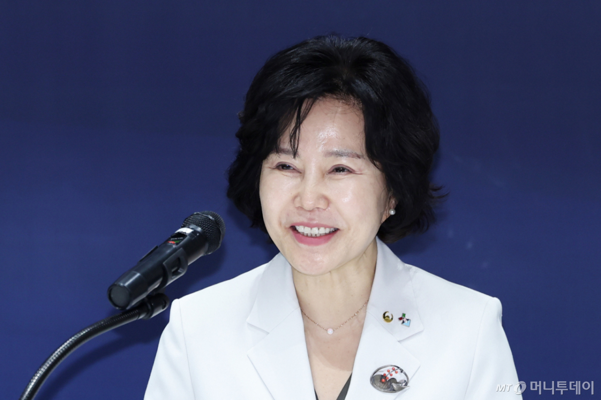 (서울=뉴스1) 임지훈 인턴기자 = 김은경 서민금융진흥원장 겸 신용회복위원장이 7일 서울 중구 서민금융진흥원 대교육장에서 열린 취임 100일 기념 기자간담회에 참석해 미소를 짓고 있다. 2026.4.7/뉴스1 Copyright © 뉴스1. All rights reserved. 무단 전재 및 재배포, AI학습 이용 금지. /사진=(서울=뉴스1) 임지훈 인턴기자
