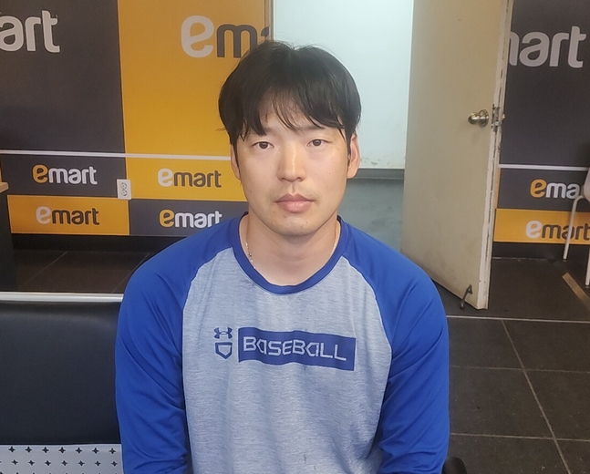 26일 인터뷰를 하고 있는 백정현의 모습. /사진=박수진 기자