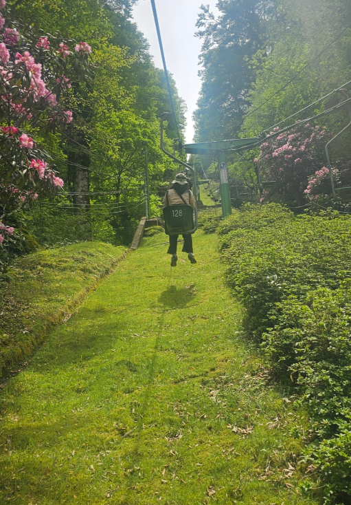 주차장이 있는 미코노시(1,400m)에서 1,750m까지 오르는 리프트./사진=고문순기자