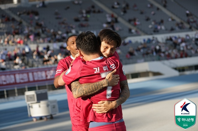 석현준(가운데). /사진=한국프로축구연맹 제공