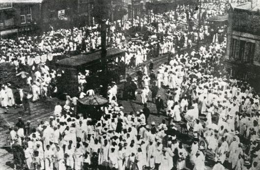 1926년 6월10일 순종 황제 인산일 대여 행렬/사진제공=서울역사박물관