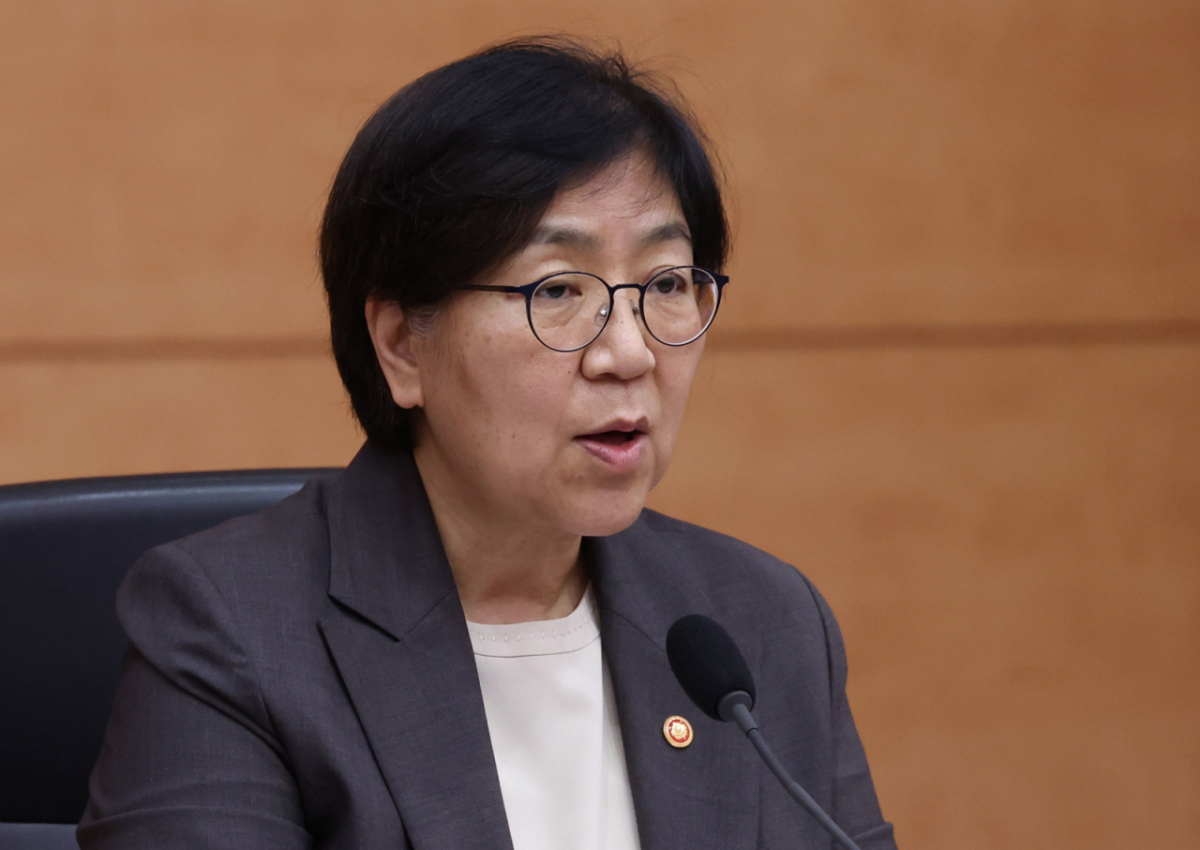 [서울=뉴시스] 조수정 기자 = 정은경 보건복지부 장관이 28일 오후 서울 종로구 정부서울청사 별관 국제회의실에서 2026년도 제5차 국민연금기금운용위원회를 주재하고 있다. 2026.05.28. chocrystal@newsis.com /사진=조수정
