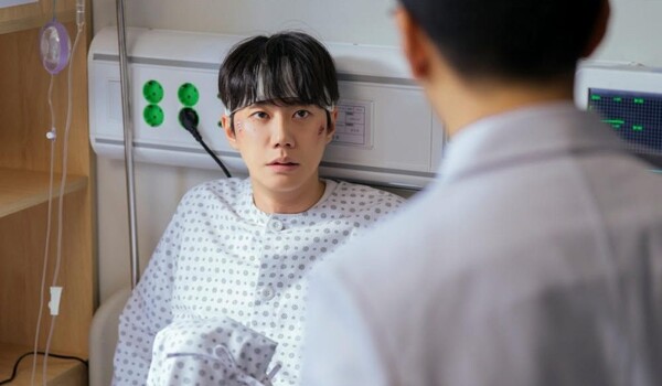 '신입사원 강회장' 스틸 컷 / 사진=SLL, 코퍼스코리아