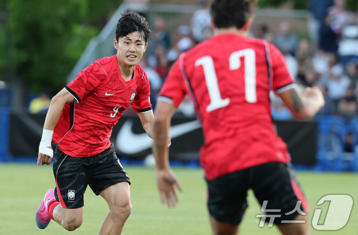 31일(한국시간) 미국 유타주 프로보의 브리검영대 사우스필드에서 열린 트리니다드토바고와 평가전 도중 이기혁(왼쪽). /사진=뉴스1