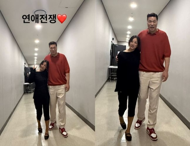 가수 이효리가 31일 자신의 SNS(소셜미디어) 인스타그램에 농구선수 출신 방송인 서장훈과의 투샷을 공개했다./사진=이효리 SNS 화면 갈무리.