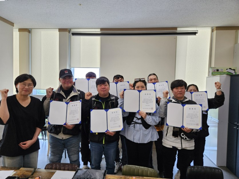 지난해 선발된 8명의 배달라이더 안전지킴이가 안전 신고 활성화, 대시민 인식 개선 등 활동을 펼치고 있다./사진제공=시흥시