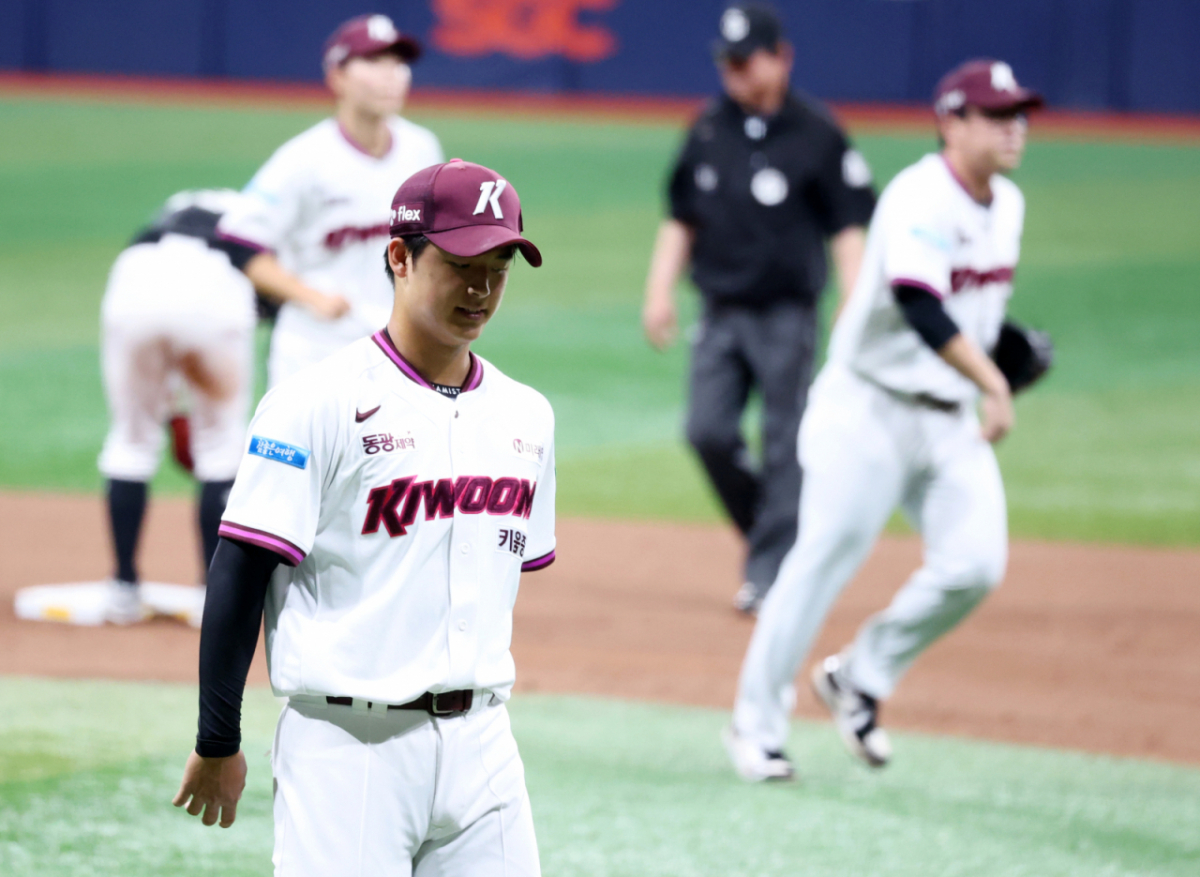 키움 우완투수 박준현이 31일 고척스카이돔에서 열리는 2026KBO리그 키움히어로즈와 KT위즈 경기에서 선발투수로 나서 역투하고 있다. 키움은 7연패중이다. 승리가 절실하다. 2026.05.31. /사진=강영조 선임기자