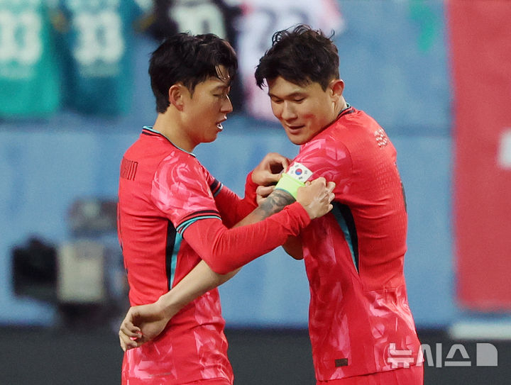 손흥민(왼쪽)과 김민재. /사진=뉴시스