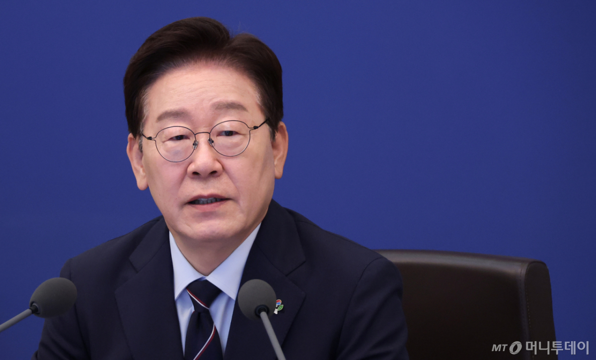 (서울=뉴스1) 이재명 기자 = 이재명 대통령이 2일 청와대에서 열린 제24회 국무회의 겸 제11차 비상경제점검회의에서 발언을 하고 있다. (청와대통신사진기자단) 2026.6.2/뉴스1 Copyright © 뉴스1. All rights reserved. 무단 전재 및 재배포, AI학습 이용 금지. /사진=(서울=뉴스1) 이재명 기자