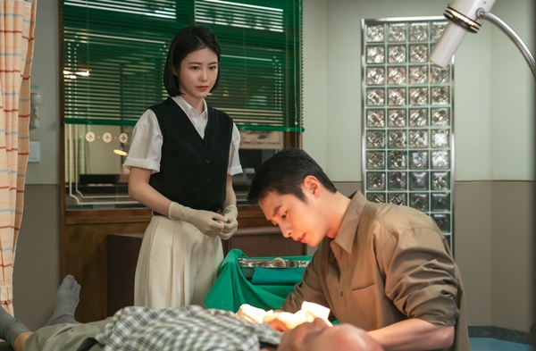 ENA 월화드라마 '닥터 섬보이'./사진=KT스튜디오지니