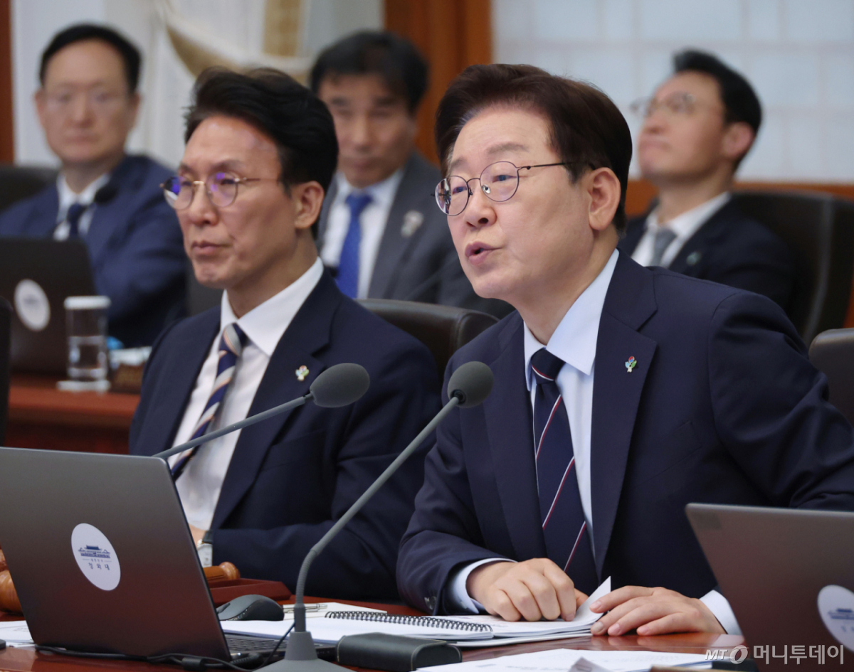 [서울=뉴시스] 고범준 기자 = 이재명 대통령이 2일 청와대에서 열린 제24회 국무회의 겸 제11차 비상경제점검회의에서 발언하고 있다. 2026.06.02. bjko@newsis.com /사진=