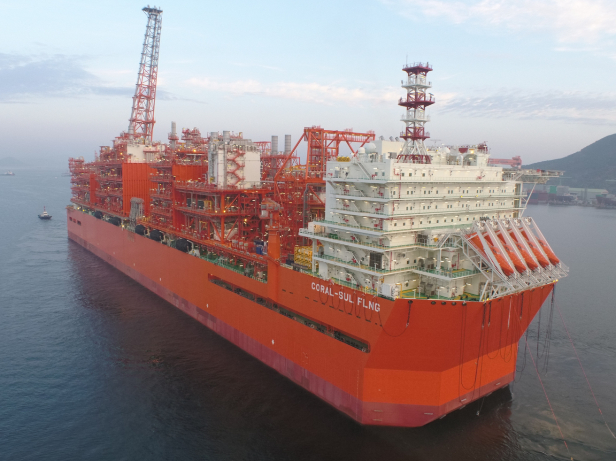 삼성중공업이 건조한 대형 부유식 액화천연가스 생산설비(FLNG)./사진=삼성중공업