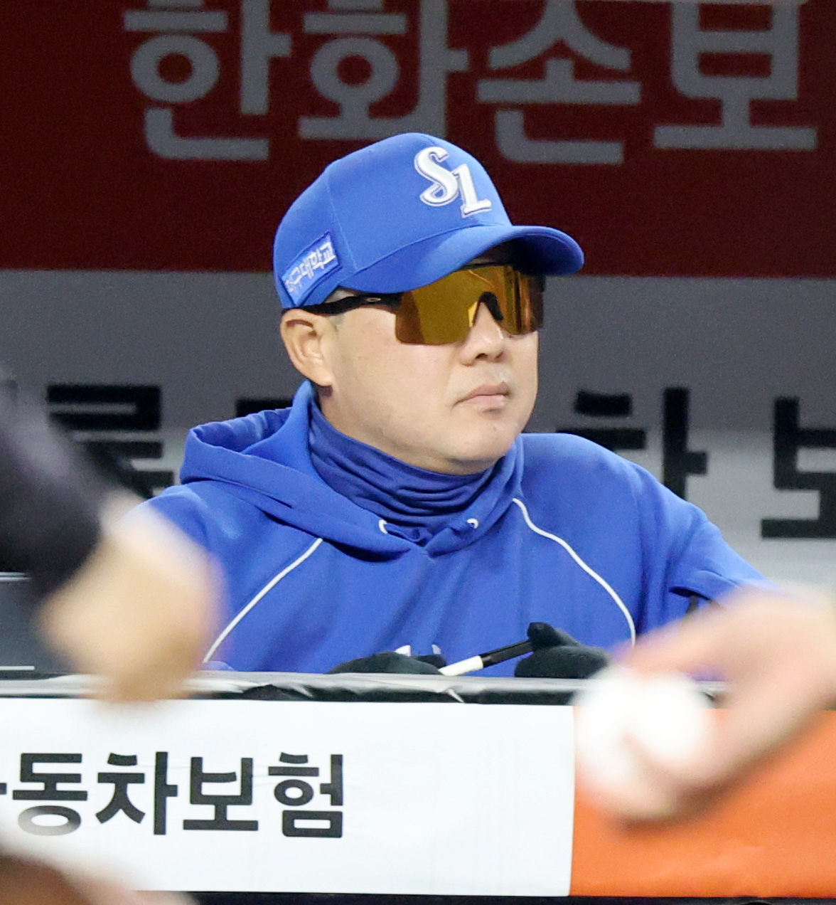 삼성 박진만 감독이 5일 대전한화생명볼파크에서 열리는 2026KBO리그 한화이글스와 삼성라이온즈 경기에서 차분히 그라운드를 응시하고 있다. 2026.04.15. /사진=강영조 cameratalks@