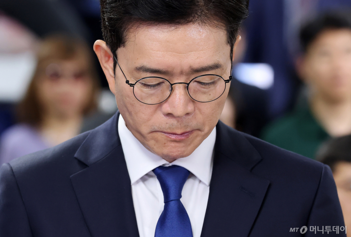 [서울=뉴시스] 김근수 기자 = 정원오 더불어민주당 서울시장 후보자가 4일 서울 중구 세종대로 선거상황실에서 승복 선언 관련 발언을 하고 있다. (공동취재) 2026.06.04. photo@newsis.com /사진=
