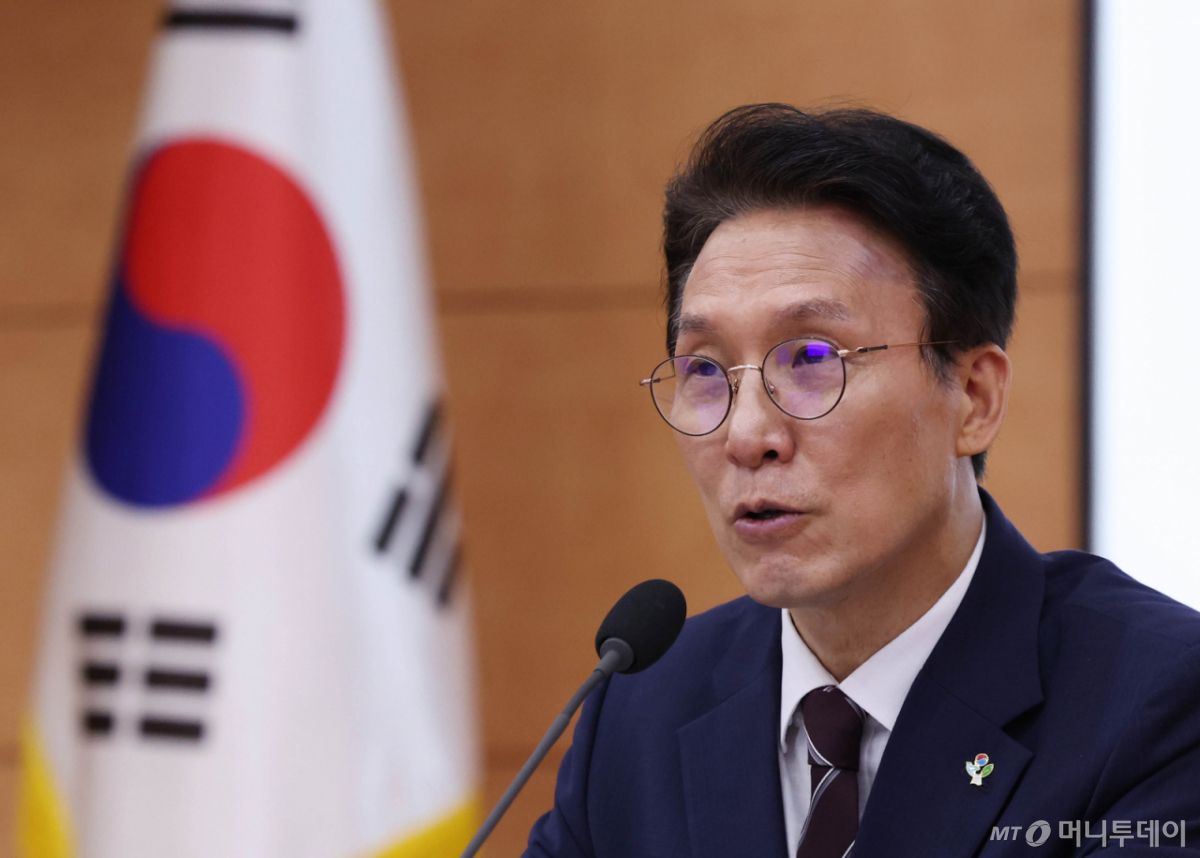 [서울=뉴시스] 조수정 기자 = 김민석 국무총리가 4일 오전 서울 종로구 정부서울청사에서 정부 드론·대드론 통합TF 최종보고회의를 주재하고 있다. 2026.06.04. chocrystal@newsis.com /사진=조수정