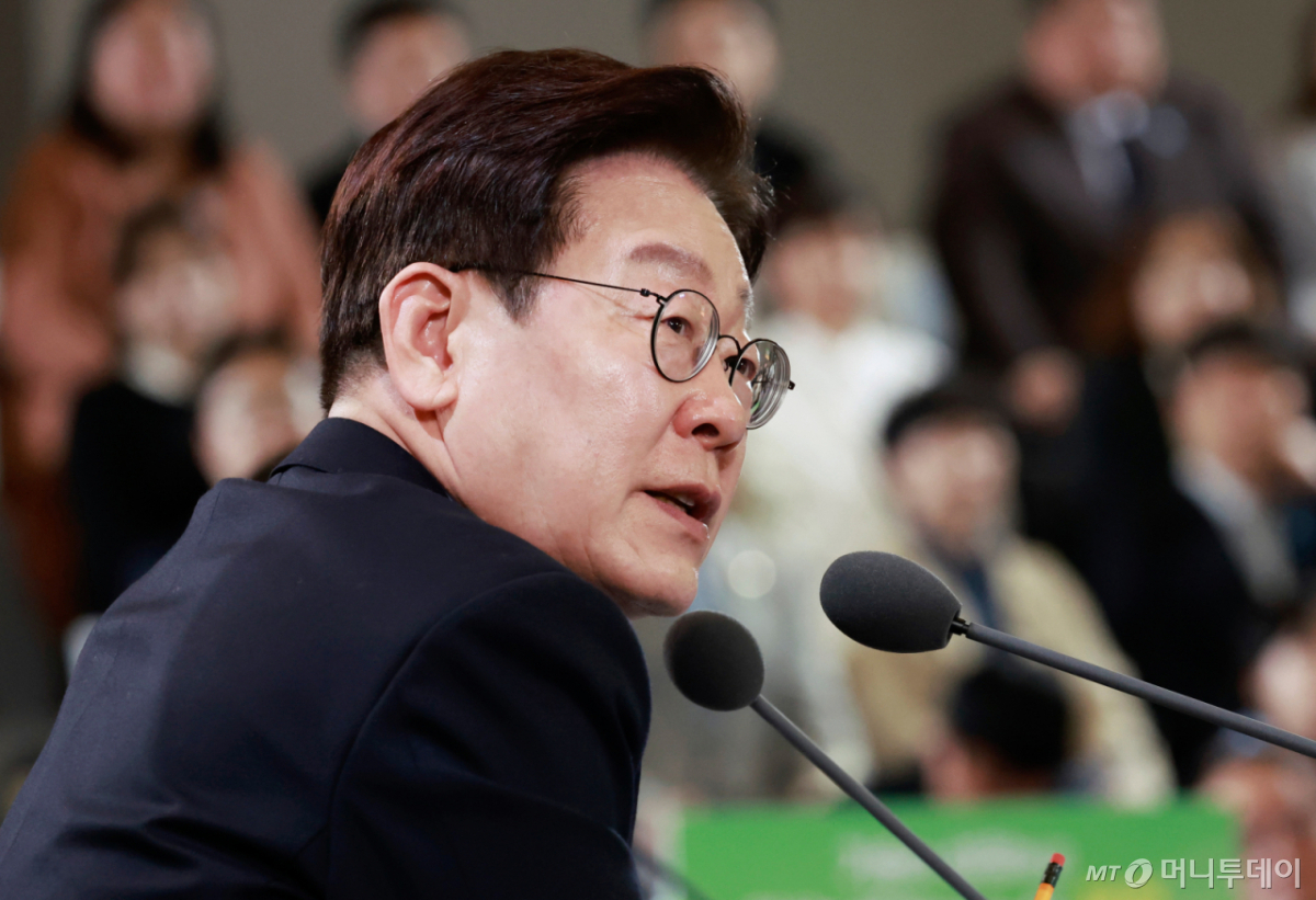 (제주=뉴스1) 이재명 기자 = 이재명 대통령이 30일 제주 한라대학교에서 열린 '제주의 마음을 듣다' 타운홀미팅 간담회에서 발언을 하고 있다. 2026.3.30/뉴스1 Copyright © 뉴스1. All rights reserved. 무단 전재 및 재배포, AI학습 이용 금지. /사진=(제주=뉴스1) 이재명 기자