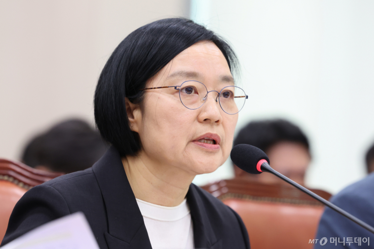 (서울=뉴스1) 신웅수 기자 = 한성숙 중소벤처기업부 장관이 19일 서울 여의도 국회에서 열린 산업통상자원중소벤처기업위원회 전체회의에서 의원 질의에 답변하고 있다. 2026.5.19/뉴스1 Copyright © 뉴스1. All rights reserved. 무단 전재 및 재배포, AI학습 이용 금지. /사진=(서울=뉴스1) 신웅수 기자