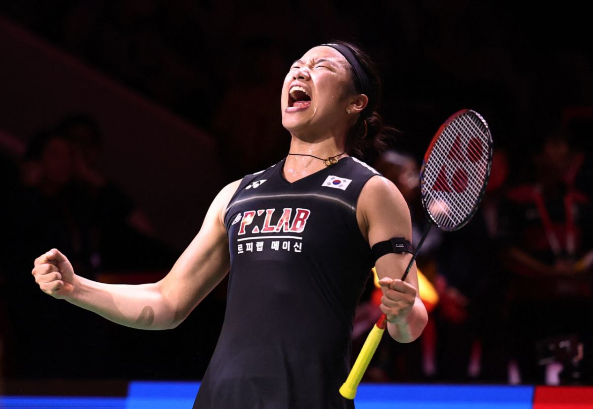 안세영이 7일(한국시간) 인도네시아 자카르타에서 열린 2026 세계배드민턴연맹(BWF) 월드투어 슈퍼 1000 인도네시아 오픈 결승에서 일본의 야마구치 아카네를 꺾고 우승을 차지한 뒤 포효하고 있다. /로이터=뉴스1