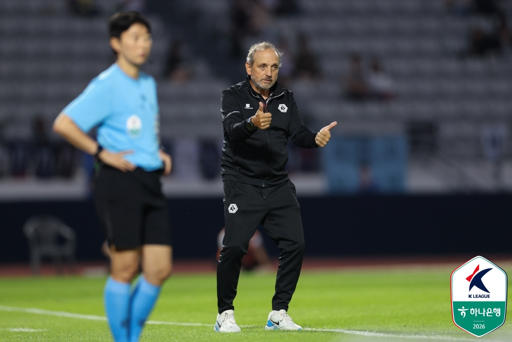 루이 퀸타 충북청주 감독. /사진=한국프로축구연맹 제공