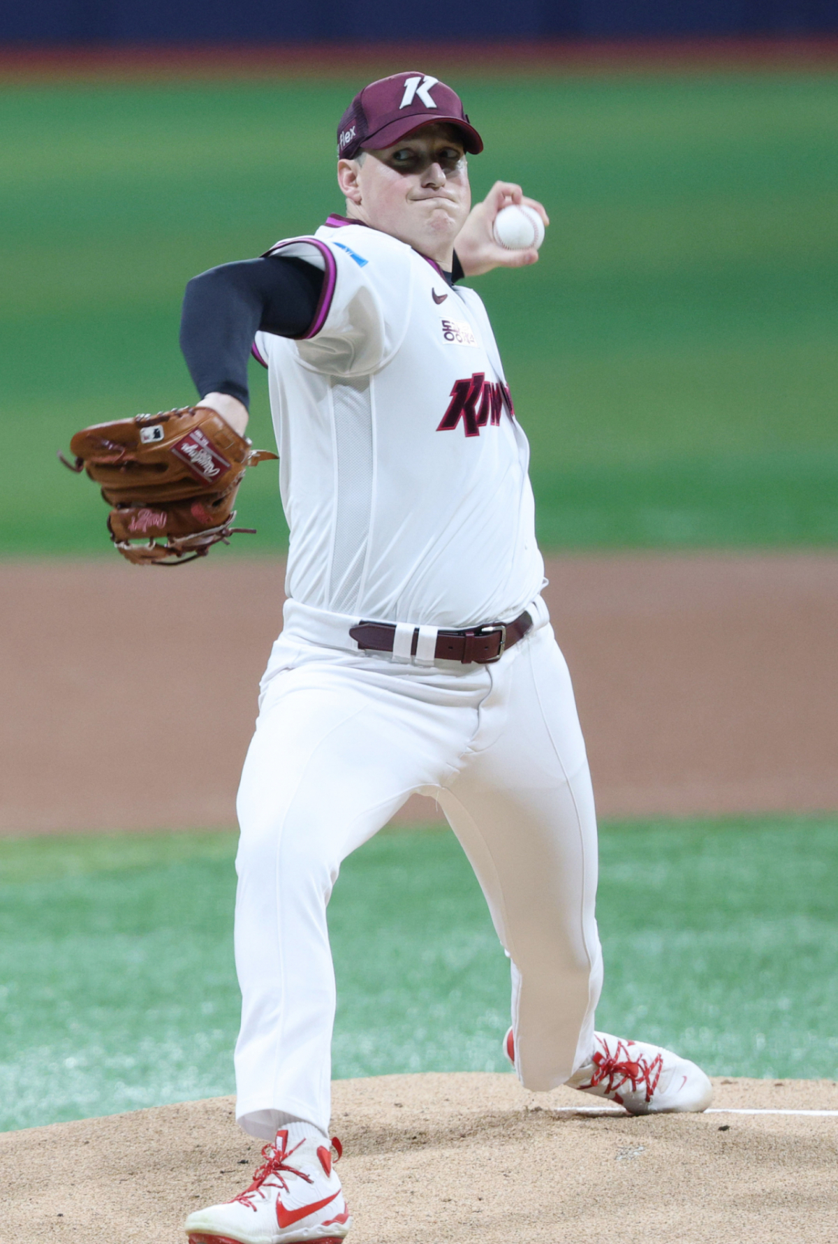 2026 신한 SOL KBO리그 키움 히어로즈 대 KIA 타이거즈 경기가 28일 서울 고척스카이돔에서 열렸다. 키움 선발 로젠버그가 역투하고 있다. /사진=김진경 kim.jinkyung@