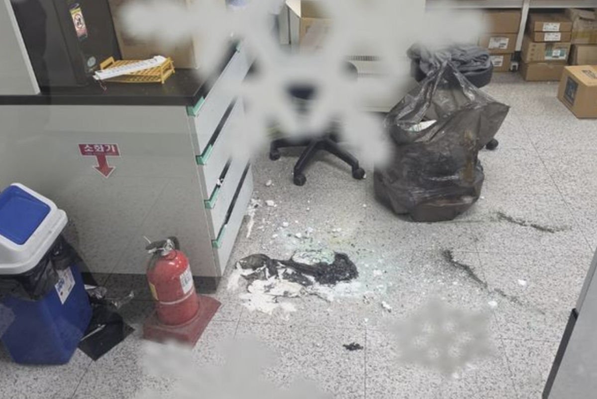 8일 오후 부산 한 대학교 실험실에서 폭발사고가 발생해 1명이 다쳤다/사진=부산소방재난본부 제공