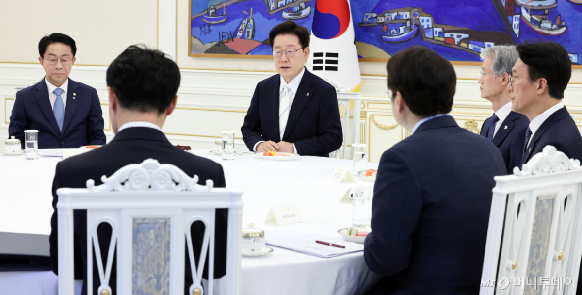 이재명 대통령이 8일 청와대에서 열린 4부 요인 회동에서 발언하고 있다. /사진=뉴시스
