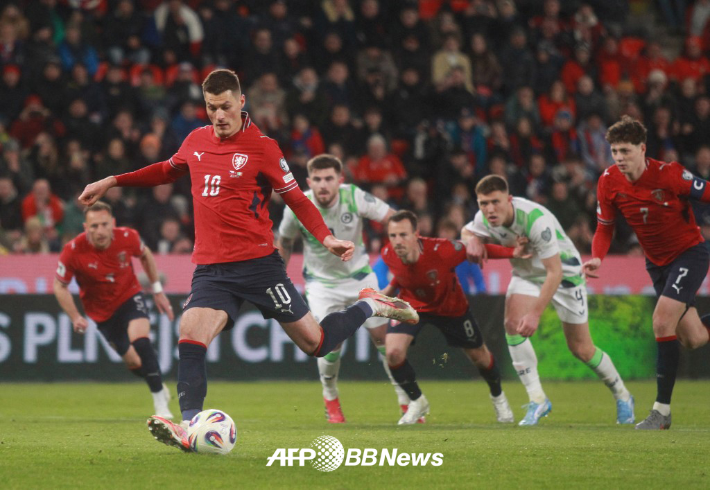 체코 축구 국가대표팀 에이스이자 핵심 공격수인 191cm 파트리크 시크. /AFPBBNews=뉴스1