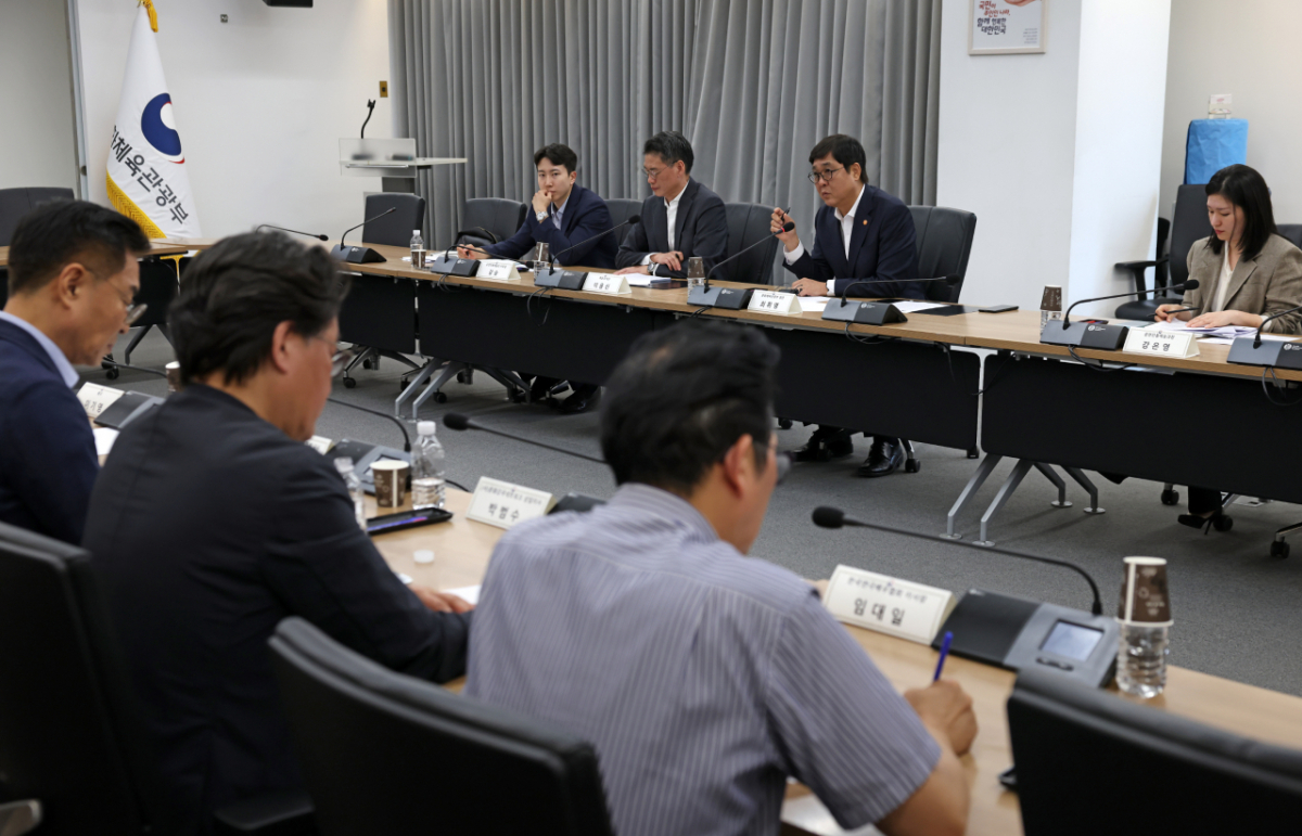 9일 서울 종로구 국립현대미술관 서울관에서 열린 문화예술정책자문위원회 연극 분과 제3차 회의 현장. / 사진제공 = 문화체육관광부