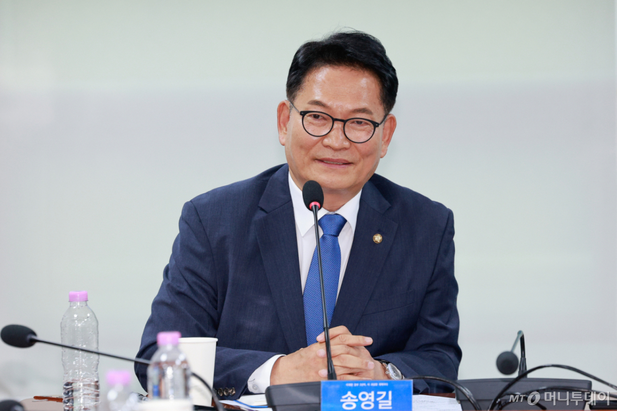 (서울=뉴스1) 안은나 기자 = 송영길 더불어민주당 의원이 9일 오후 서울 여의도 국회의원회관에서 열린 '이재명 정부 2년차, 더 과감한 개혁이다' 포럼에 참석해 국정개혁을 주제로 토론하고 있다. 2026.6.9/뉴스1 Copyright © 뉴스1. All rights reserved. 무단 전재 및 재배포, AI학습 이용 금지. /사진=(서울=뉴스1) 안은나 기자