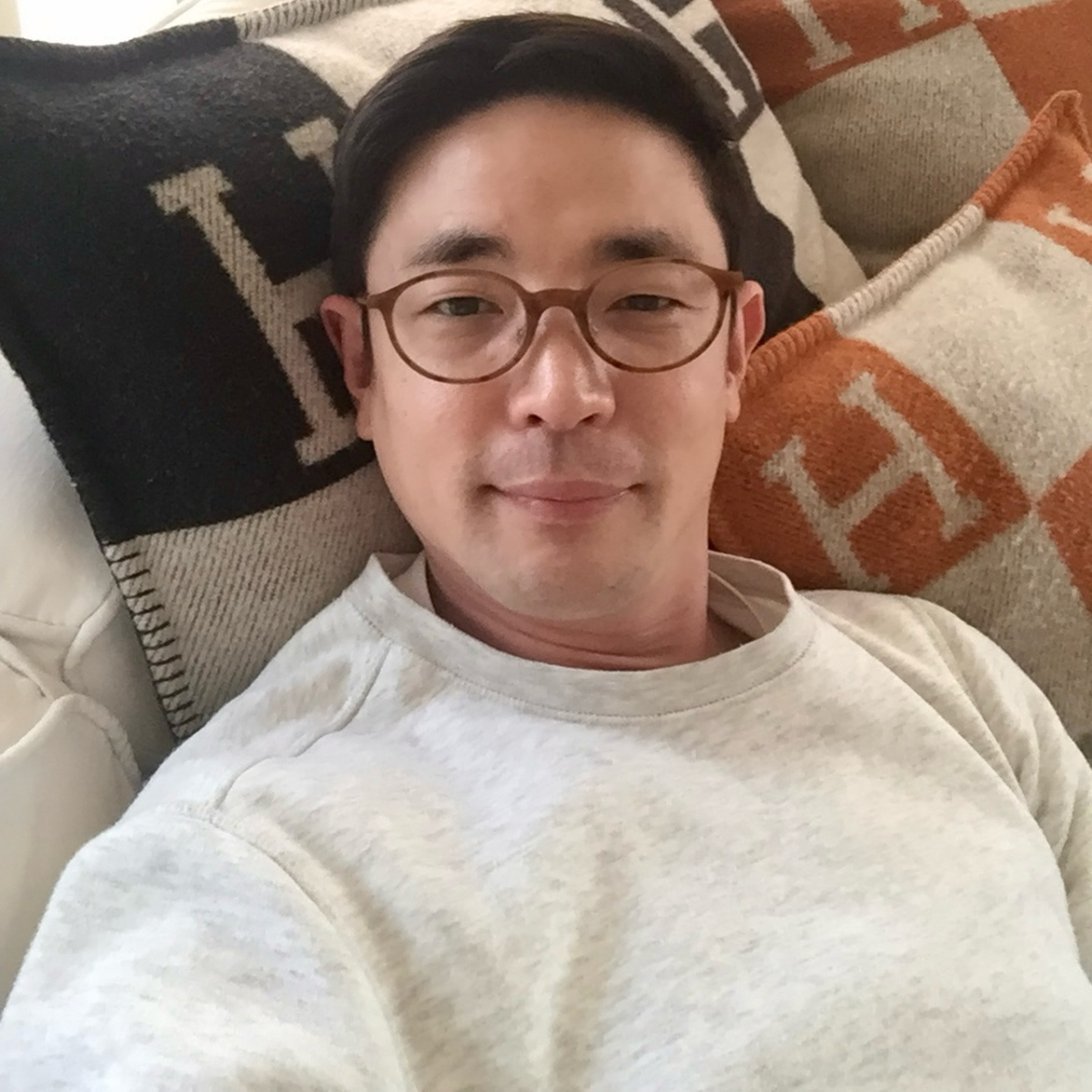 혼성그룹 잼(ZAM) 출신 외식 사업가 황현민이 잠실 개표소 봉쇄 시위 현장에 햄버거 100개를 지원했다가 영업방해를 당했다고 고백했다. /사진=인스타그램 갈무리