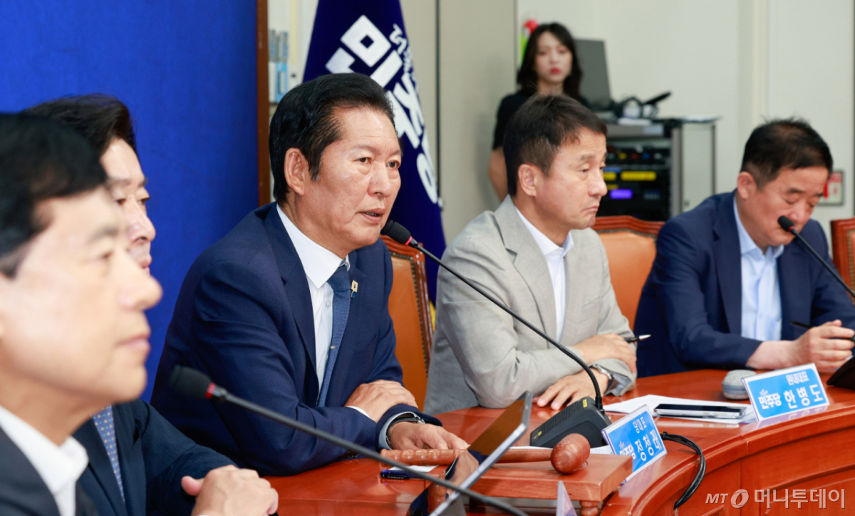 (서울=뉴스1) 안은나 기자 = 정청래 더불어민주당 대표가 10일 오전 서울 여의도 국회에서 최고위원회의 마무리 발언을 하고 있다. 2026.6.10/뉴스1 Copyright © 뉴스1. All rights reserved. 무단 전재 및 재배포, AI학습 이용 금지. /사진=(서울=뉴스1) 안은나 기자