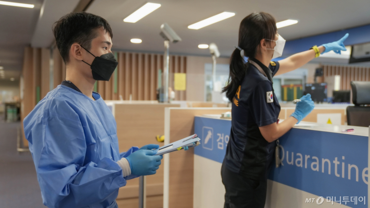 4일 인천국제공항 검역소에서 에볼라바이러스병 검역대응이 진행되고 있다./사진=질병관리청, 뉴스