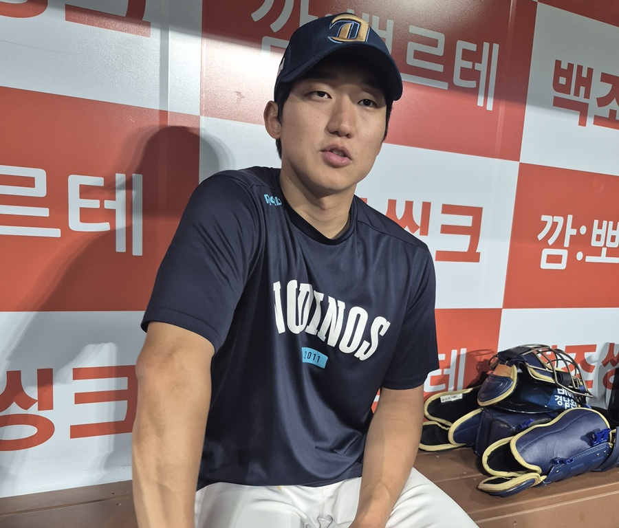 NC 구창모가 10일 키움전 승리 후 인터뷰를 하고 있다. /사진=신화섭 기자