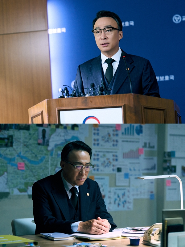 넷플릭스 시리즈 '참교육'에서 최강석 역을 맡은 이성민./사진=넷플릭스