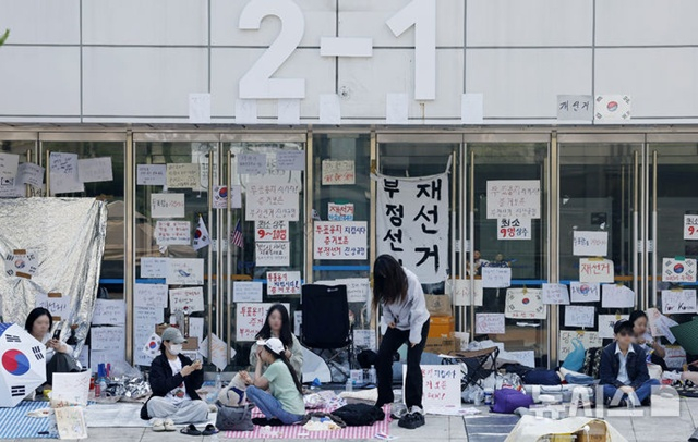 일주일째 이어지고 있는 잠실 봉쇄 시위. /사진=뉴시스 제공