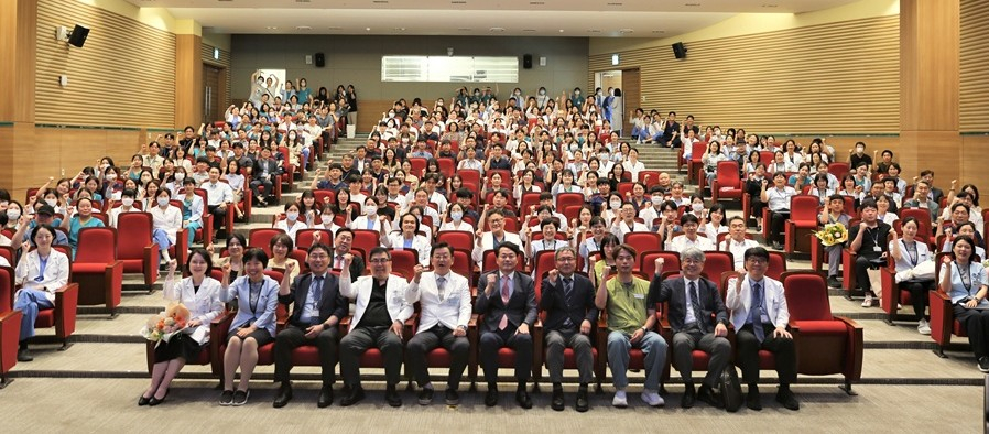 창원경상국립대병원 개원 10주년 기념식./사진제공=창원경상국립대병원