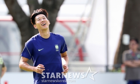 대한민국 축구 국가대표팀이 2026 북중미월드컵을 하루 앞둔 10일, 멕시코 과달라하라 치바스 베르데 바예에서 훈련을 진행했다. 손흥민을 비롯한 선수들이 러닝 훈련을 하고 있다. /사진=김진경 대기자