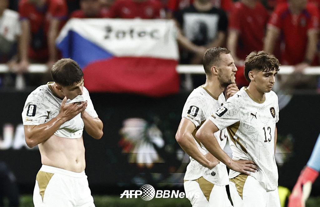 2026 FIFA 북중미 월드컵 한국전 패배 후 아쉬워하고 있는 체코 축구 국가대표팀. /AFPBBNews=뉴스1