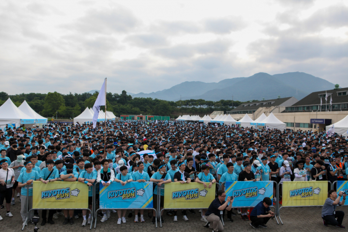 4500명의 블루 아카이브 팬들이 무대 공연을 기다리고 있다. 2026.06.14./사진=이정현 기자