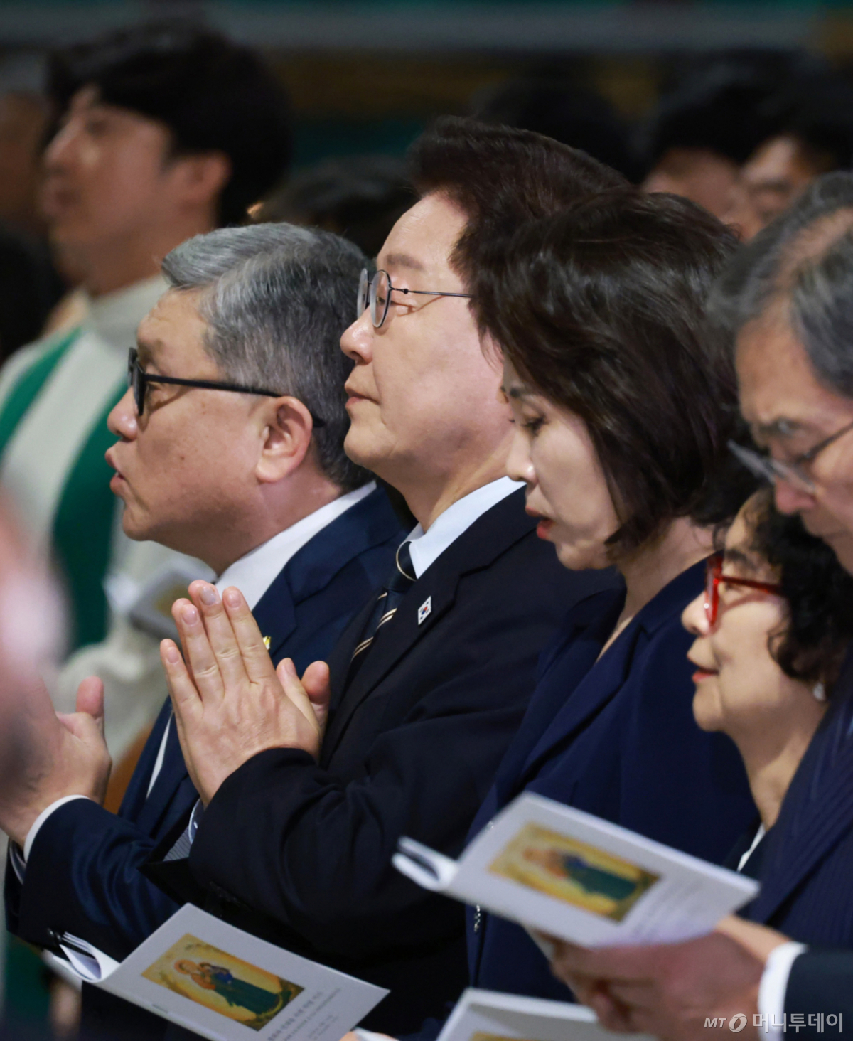[로마=뉴시스] 최동준 기자 = 이재명 대통령과 김혜경 여사가 14일(현지 시간) 이탈리아 로마 성 바오로 대성전에서 열린 평화와 연대를 위한 특별미사에 참석해 있다. 2026.06.14. photocdj@newsis.com /사진=