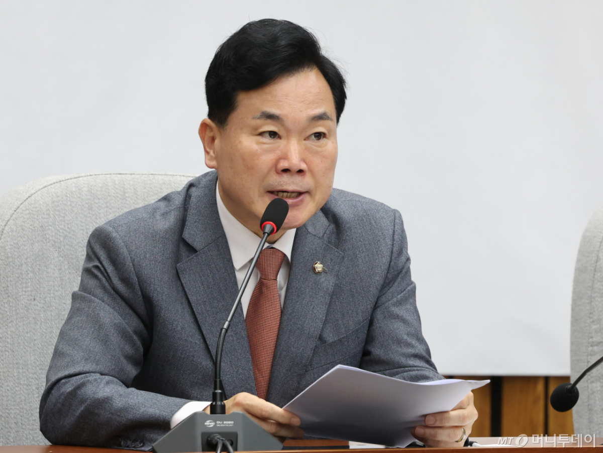 (서울=뉴스1) 황기선 기자 = 김승수 국민의힘 원내운영수석부대표가 16일 오전 서울 여의도 국회에서 열린 원내대책회의에서 모두발언을 하고 있다. 2026.6.16/뉴스1 Copyright © 뉴스1. All rights reserved. 무단 전재 및 재배포, AI학습 이용 금지. /사진=(서울=뉴스1) 황기선 기자