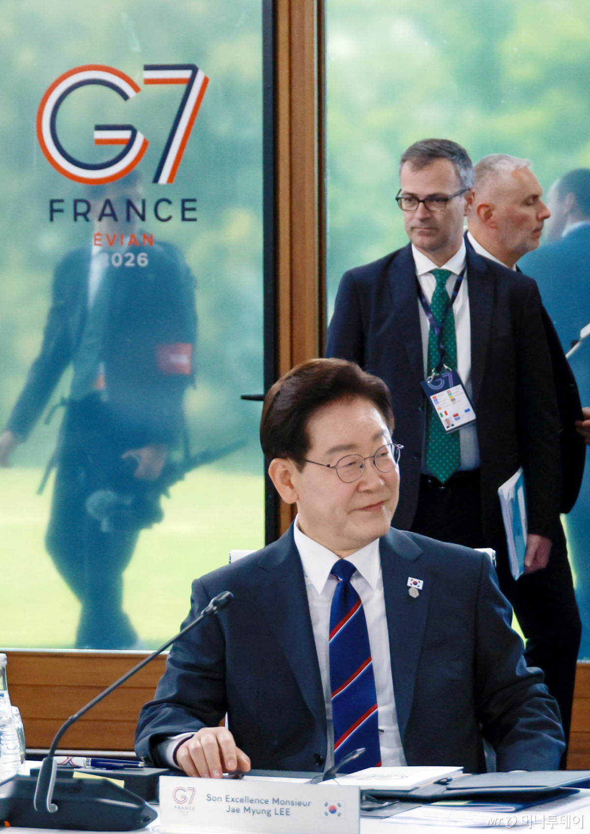 [에비앙=뉴시스] 최동준 기자 = 이재명 대통령이 16일(현지 시간) 프랑스 에비앙 G7 정상회의장에서 확대회의 1세션에 참석해 있다. 2026.06.16. photocdj@newsis.com /사진=