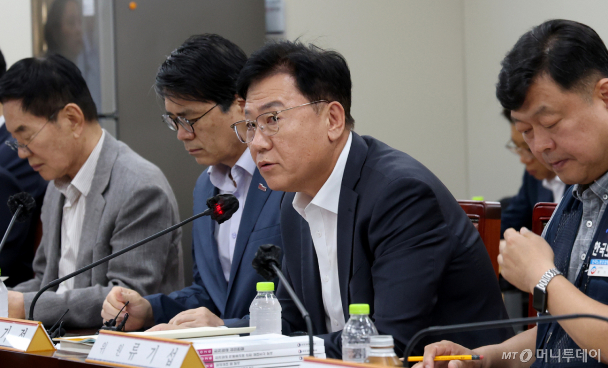 (세종=뉴스1) 김기남 기자 = 류기정 사용자위원이 9일 세종시 정부세종청사 최저임금위원회에서 열린 2027년도 최저임금위원회 4차 전원회의에 참석하여 발언하고 있다. 2026.6.9/뉴스1 Copyright © 뉴스1. All rights reserved. 무단 전재 및 재배포, AI학습 이용 금지. /사진=(세종=뉴스1) 김기남 기자