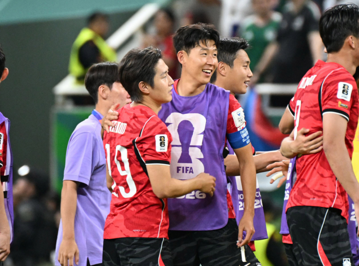 2026 북중미월드컵 A조 예선 대한민국-체코전이 12일(한국 시간) 멕시코 과달라하라 에스타디오 아크론에서 열렸다. 손흥민이 체코에 2-1로 극저인 역전 승리를 거두자 이강인과 기뻐하고 있다. /사진=김진경 대기자